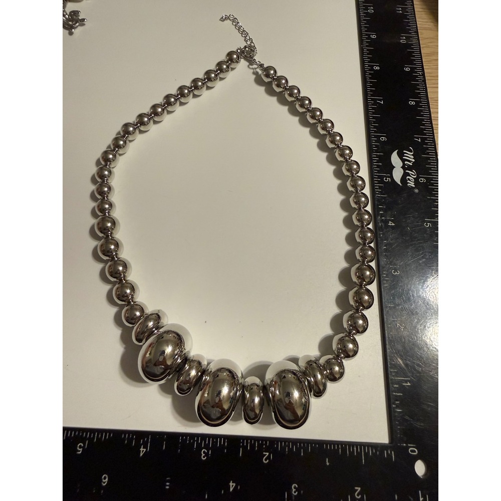 Silver Tone Graduated Bead Statement Necklace Large Polished Ball Choker 17-20in